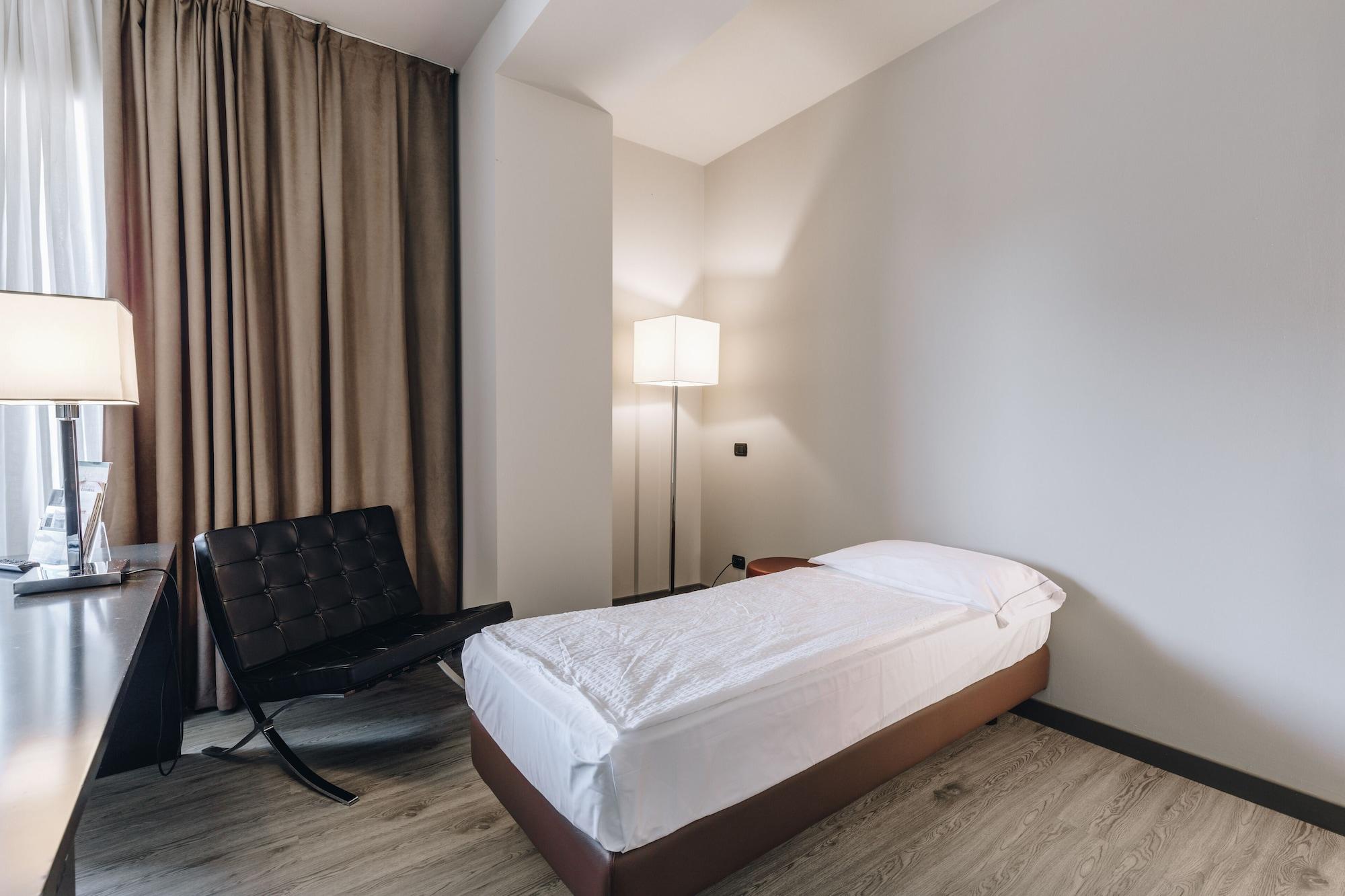 Hotel Continental Cremona Exterior photo